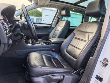 Volkswagen Touareg - 8