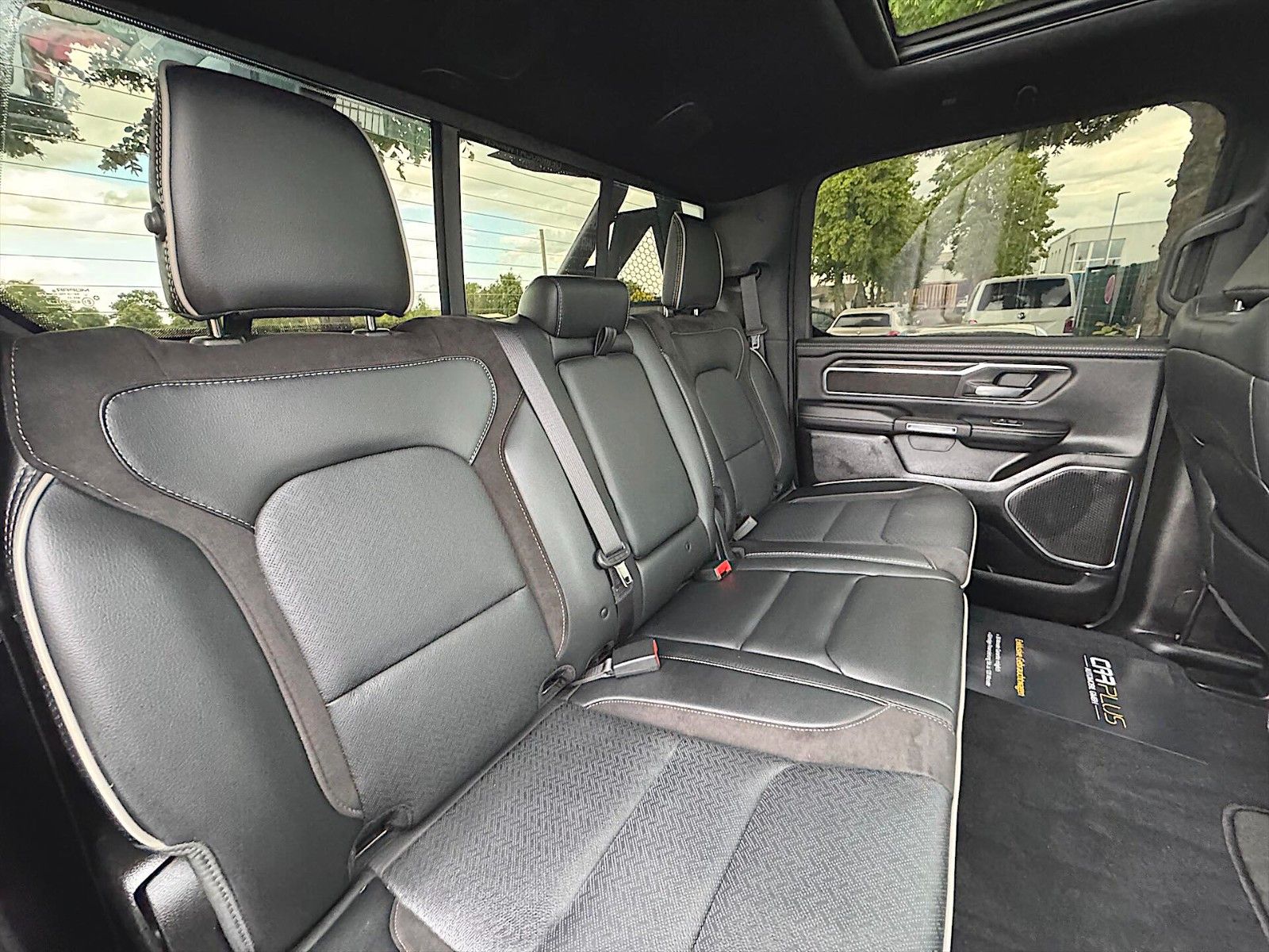 Fahrzeugabbildung Dodge RAM 5.7 V8 LARAMIE PUNISHER Offroad  4x4 *Pano*