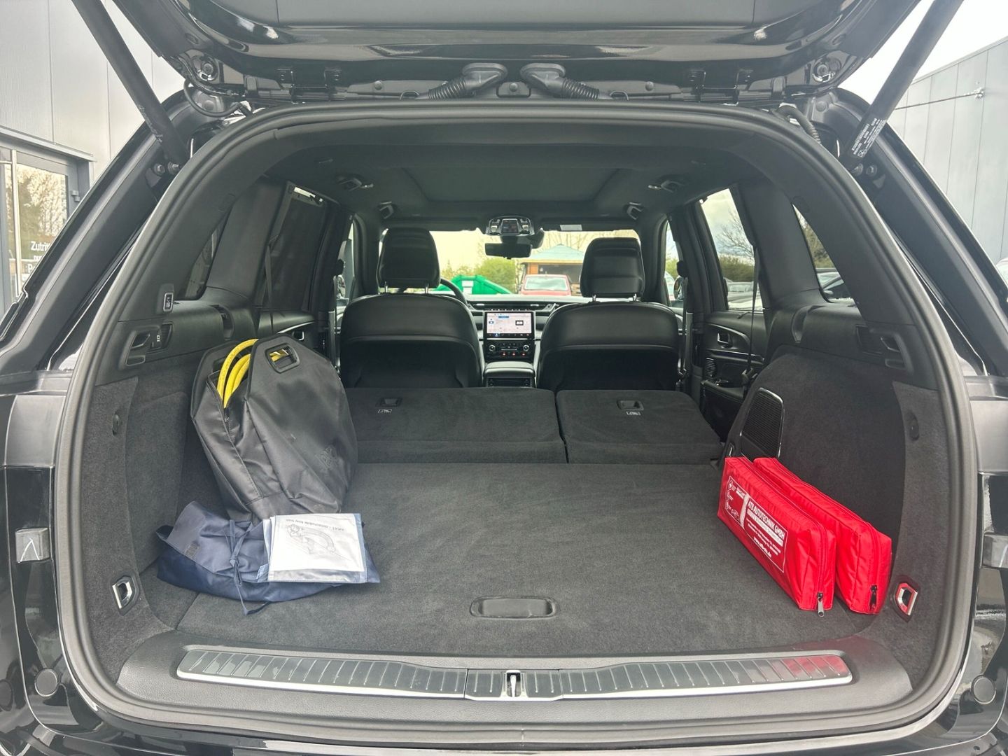 Fahrzeugabbildung Jeep Grand Cherokee 4xe Overland HUD Navi Leder AHK