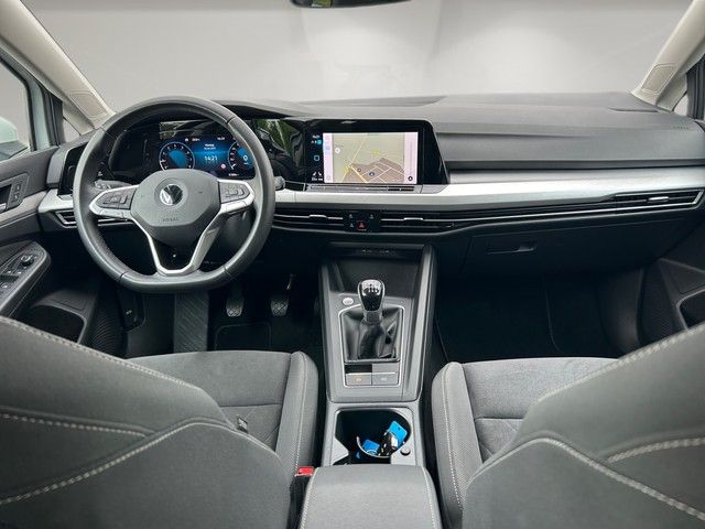 Fahrzeugabbildung Volkswagen Golf VIII Variant 1.5TSI Life LED+ACC+NAVI+PARKL
