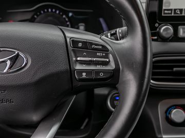 Hyundai Kona Basis Elektro 2WD Kamera Navi LED