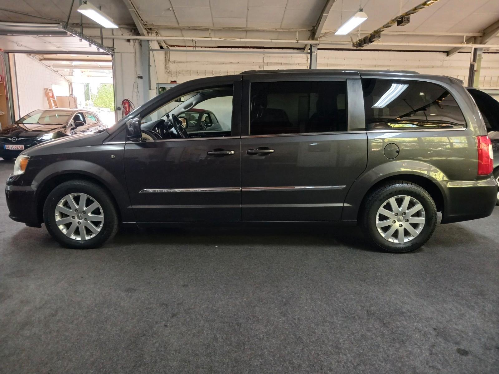 Chrysler Town & Country  7 SITZER AUTOM LEDER NAVI KAMERA