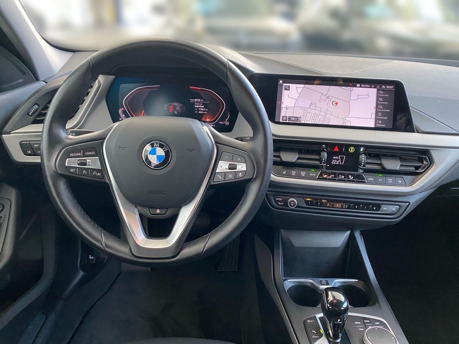 BMW 118i Advantage Aut. LC Prof. LED LRH WLAN foto 3