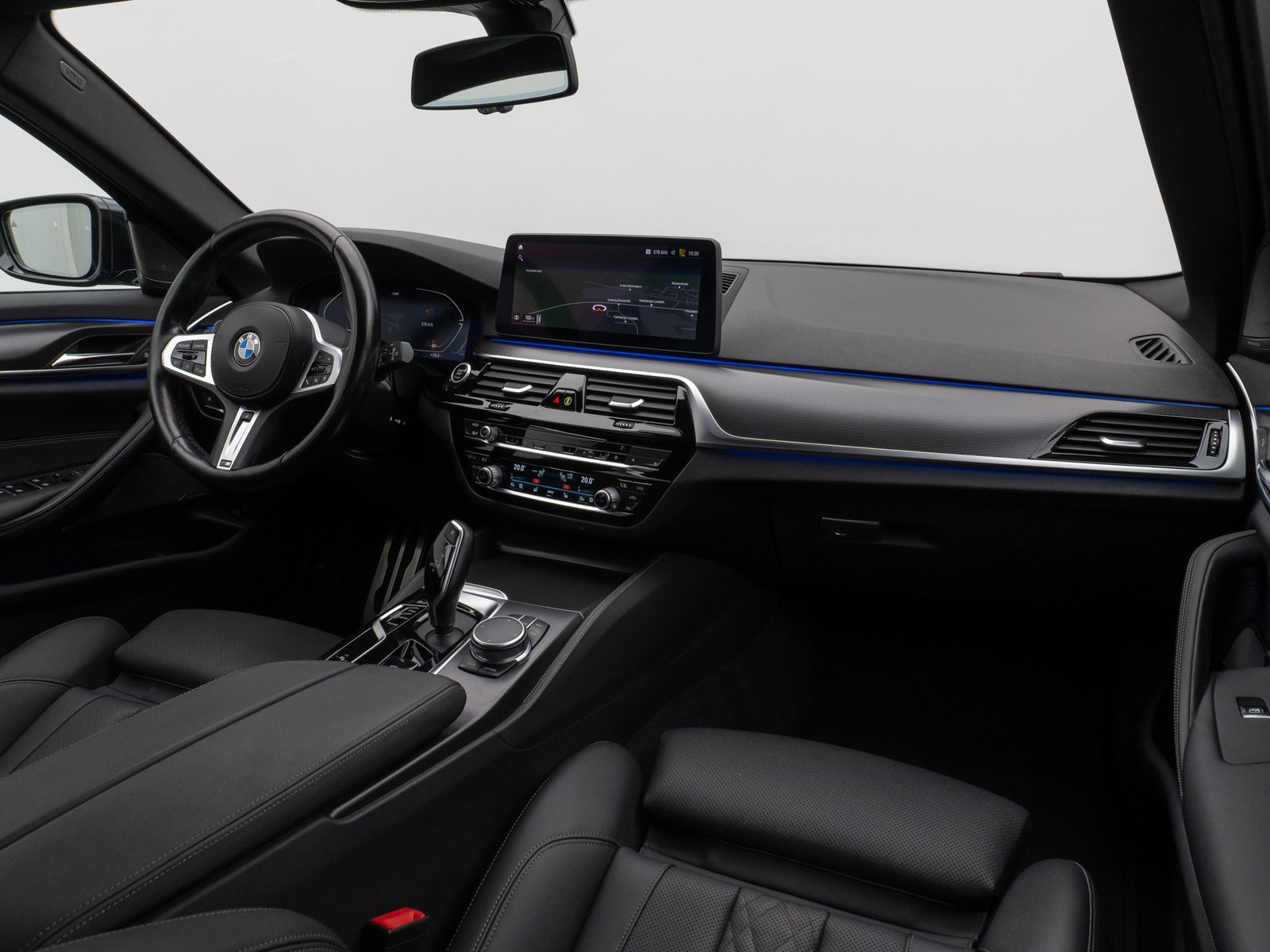 Fahrzeugabbildung BMW 530d  xD M Sport Kamera Laser HUD DAB H/K 20Zoll
