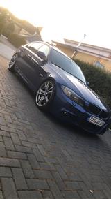 BMW E90 330i/Individual/M Paket/ Schiebedach/ACC - BMW 330 Limousine 330i m paket mit Benzin-Antrieb