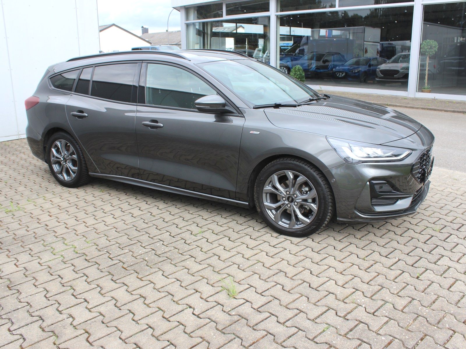 Fahrzeugabbildung Ford Focus ST-Line X 1,0 EcoBoost Mild-Hybrid