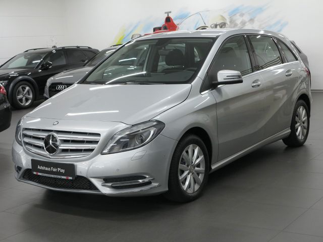 Mercedes-Benz B 180 Aut. BI-XENON/NAVI/31630KM/AHK/UNFALLFREI!