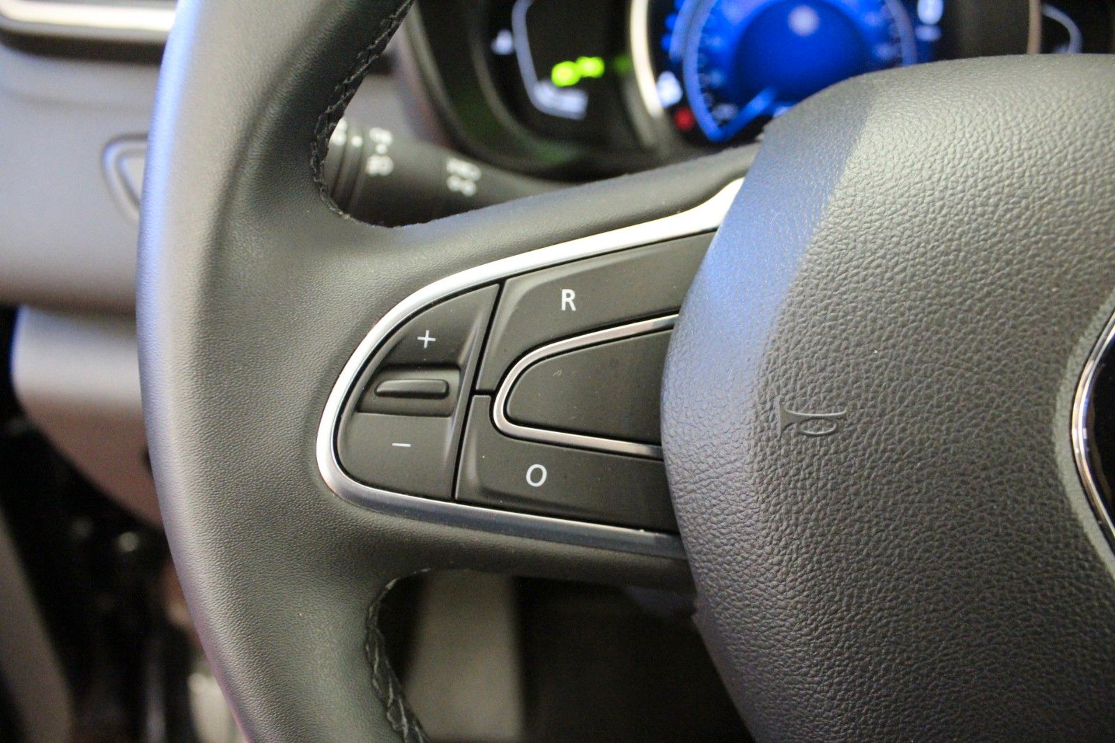 Fahrzeugabbildung Renault Kadjar TCe 140 EDC R-Link*Sitzhzg*AHK