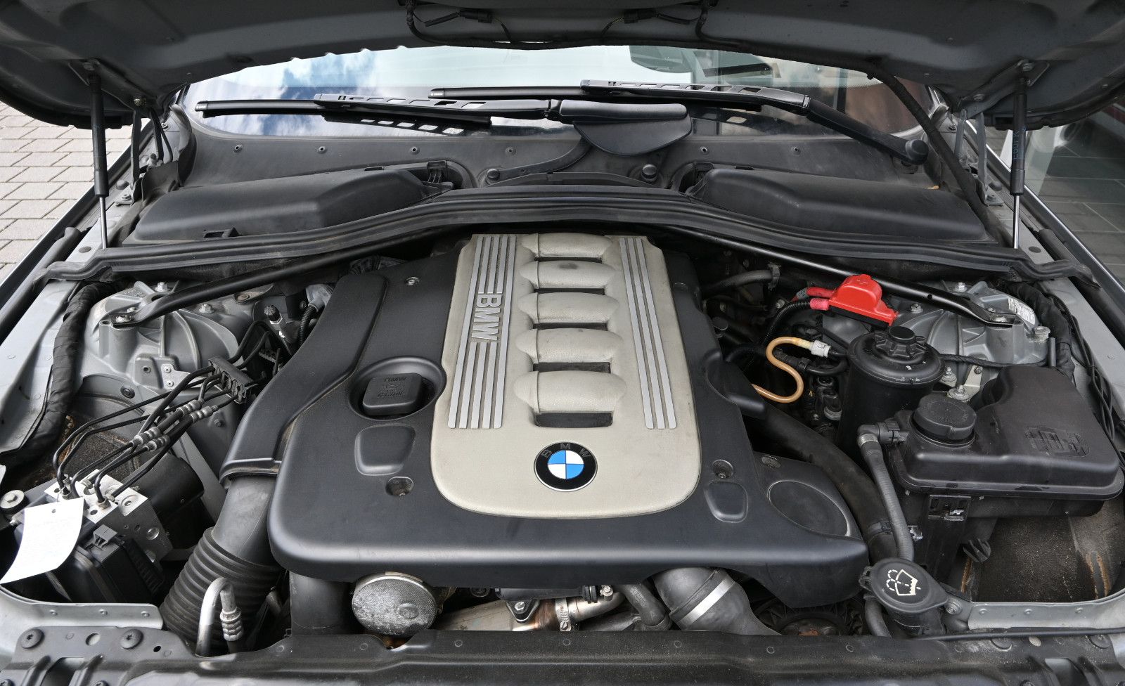 Fahrzeugabbildung BMW 530d Touring °AHK°AKTIVLENK.°DYNAMIC-DR.°KOMF.SI