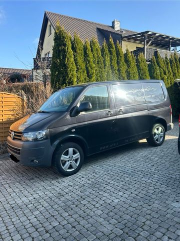 Volkswagen VW T5 Transporter, Motor neu regeneriert b...