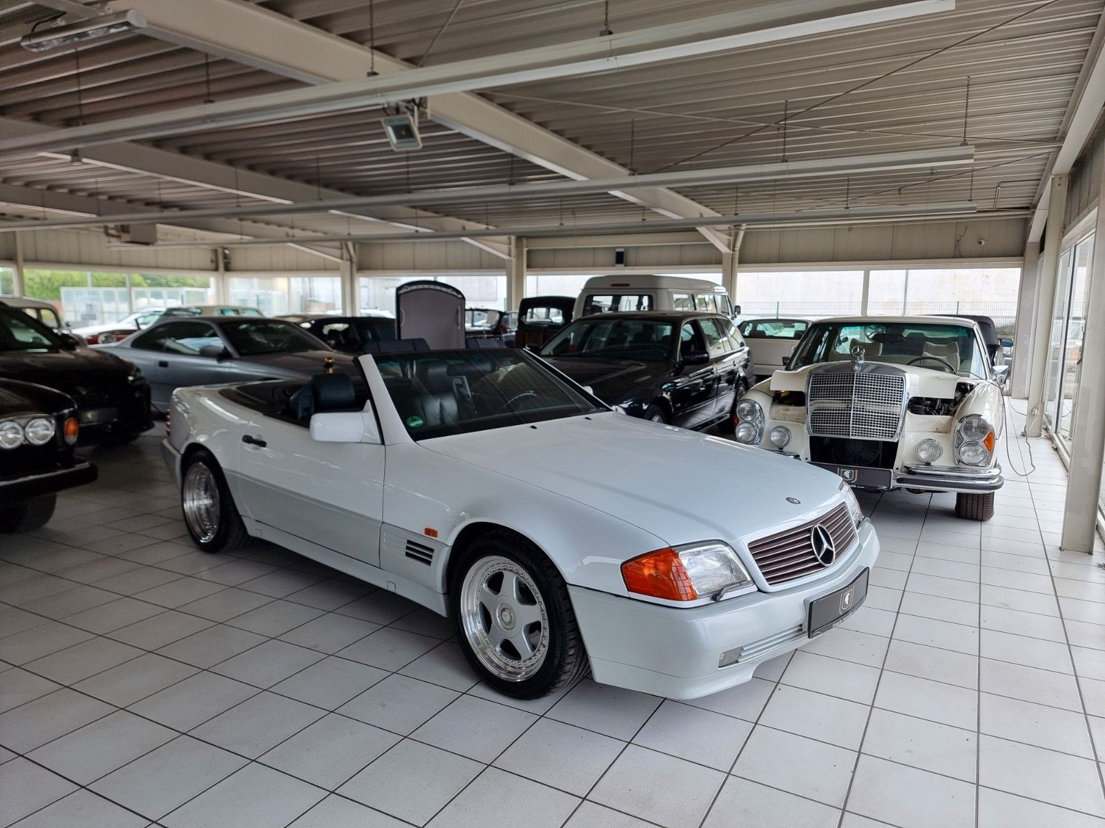 Fahrzeugabbildung Mercedes-Benz SL 500/Originale km/Sammlerzustand/OZ Futura 17"