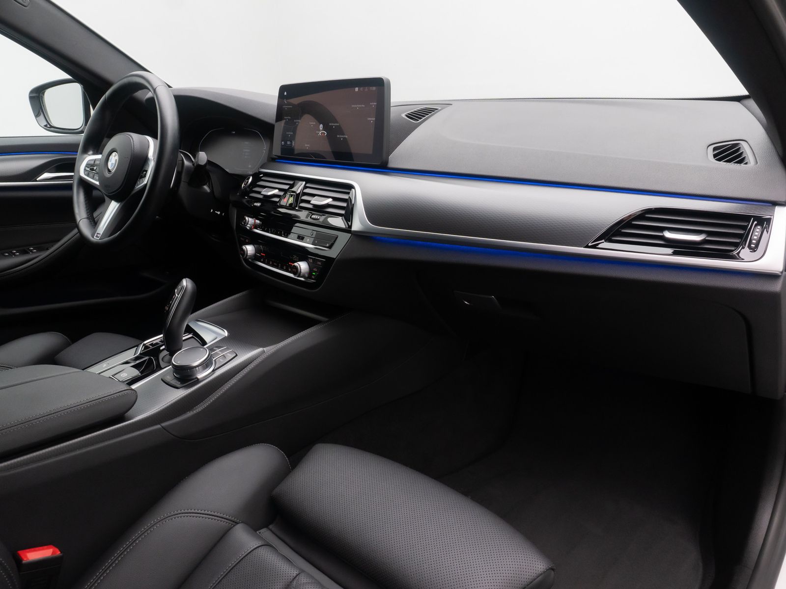 Fahrzeugabbildung BMW 520d M Sport DAB Alarm PDC Geschwindigreg Leder