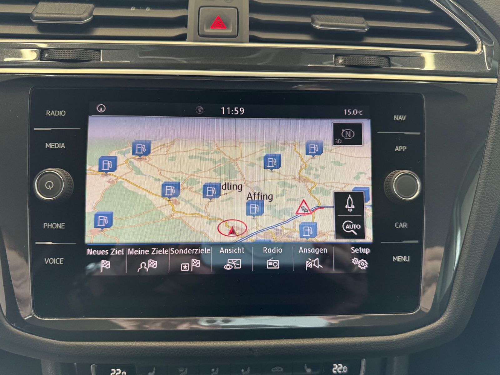 Fahrzeugabbildung Volkswagen Tiguan Comfortline Standheizung, Allwetterreifen