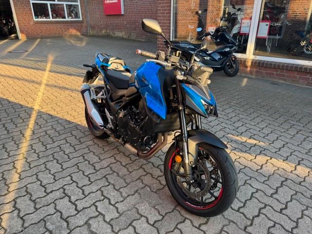 Honda CB 750 Hornet mit viel Zubehör