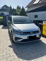 Volkswagen VW Touran Highline R-Line Black Style 1.5 TSI  - Volkswagen Touran Style mit Benzin-Antrieb