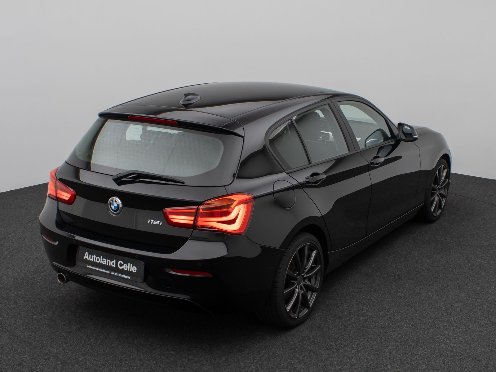 Fahrzeugabbildung BMW 118i  Sitzheizung PDChint Geschwindigkeitsreg