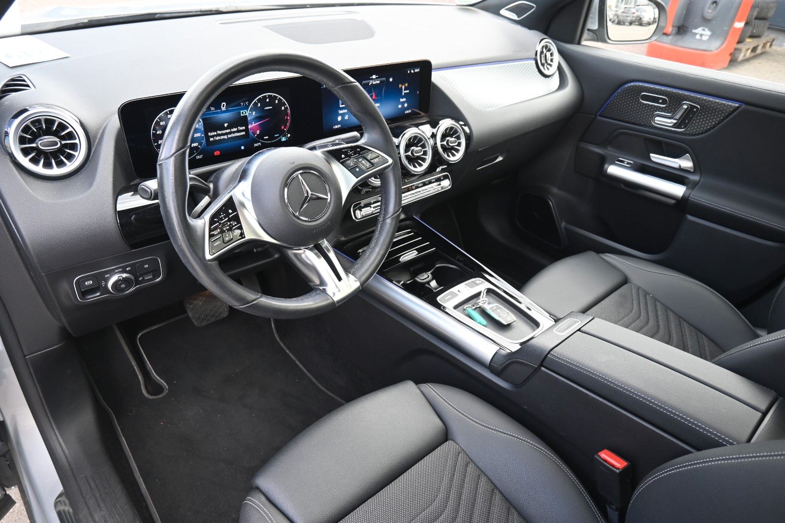 Fahrzeugabbildung Mercedes-Benz GLA 200 DKG Progressive*PANO*CAM*Totw.*AHK