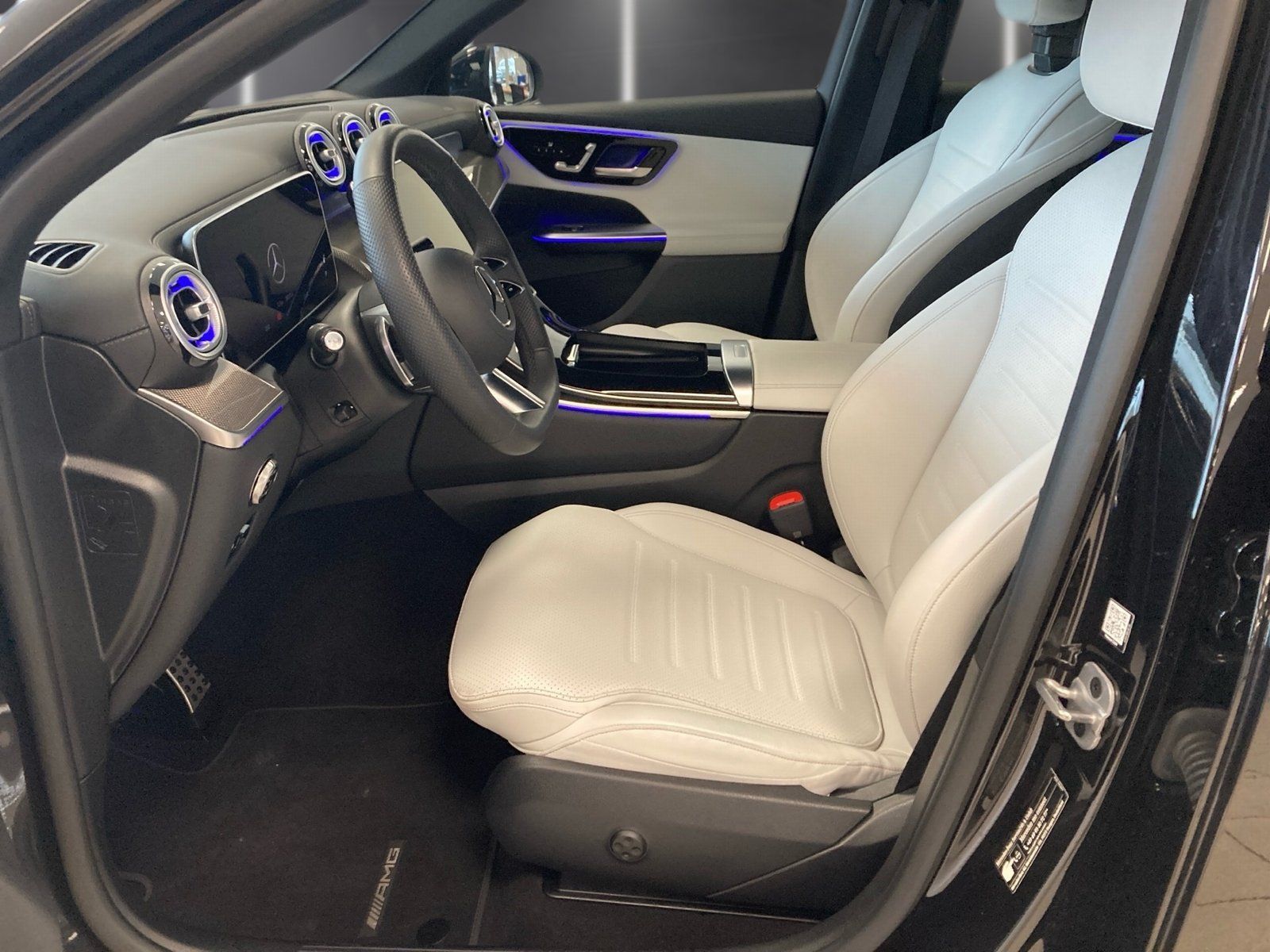 Fahrzeugabbildung Mercedes-Benz GLC 200 4M Coupe AMG*AHK*Distr*Totwink*Memo*Kam*