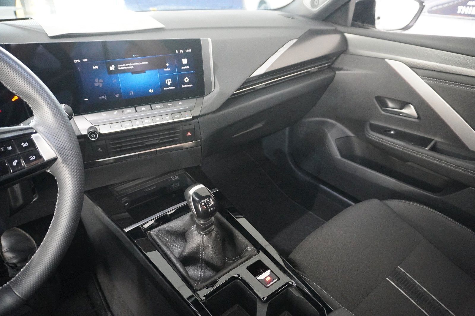 Fahrzeugabbildung Opel Astra L Lim. 1.2T GS SPORT NAVI/LED/360°/HUD/DAB