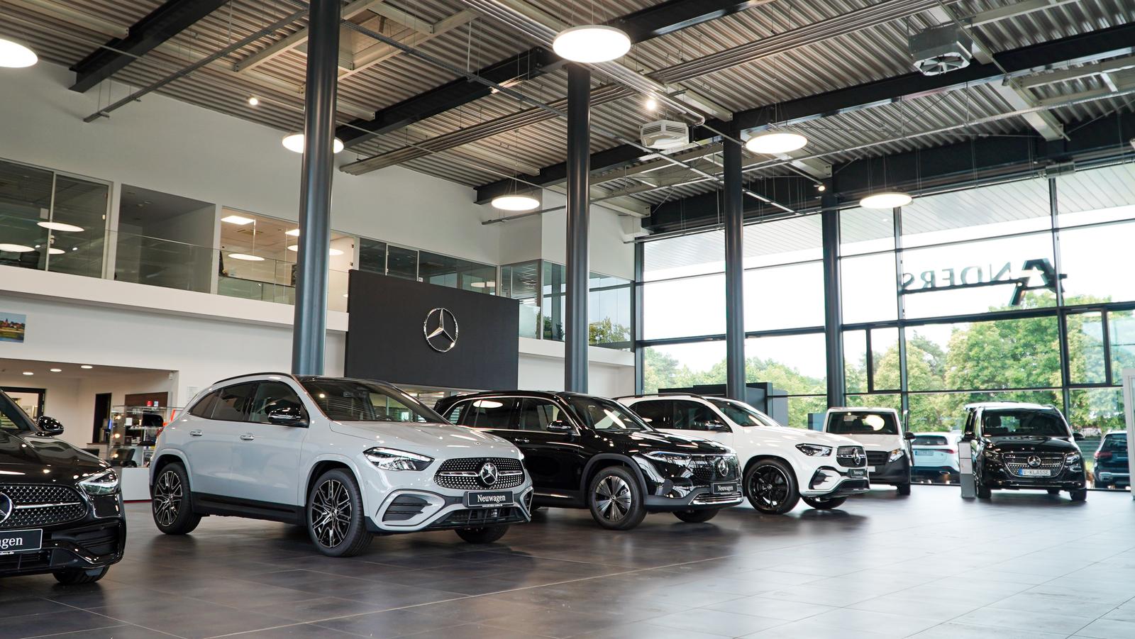 showroom-image-top