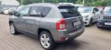 Jeep Compass 2.4 Limited Automatik 4x4 PDC KLIMA SHZ - Jeep Compass mit Benzin-Antrieb: Allradantrieb, Geländewagen, Automatik, 2.4
