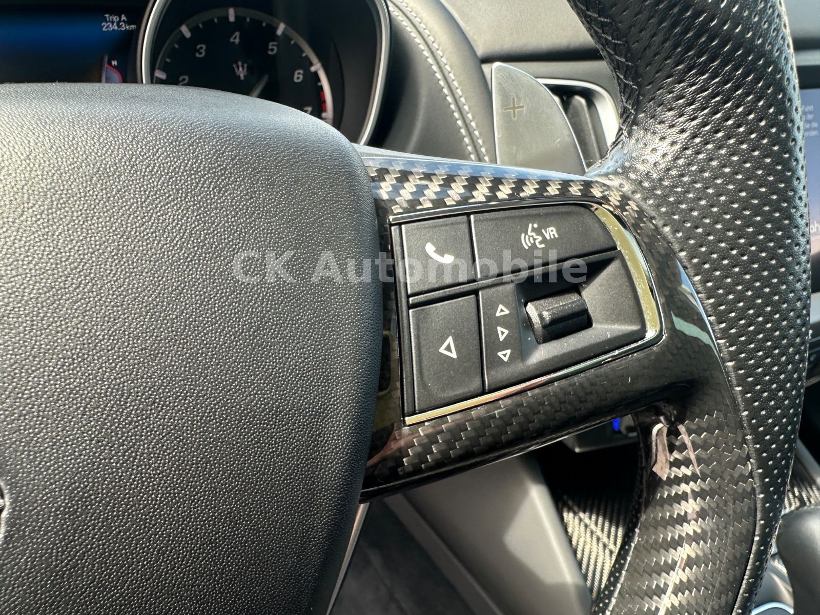 Fahrzeugabbildung Maserati Levante GranLusso S Q4/Navi/Pano/LED/360°Kam.