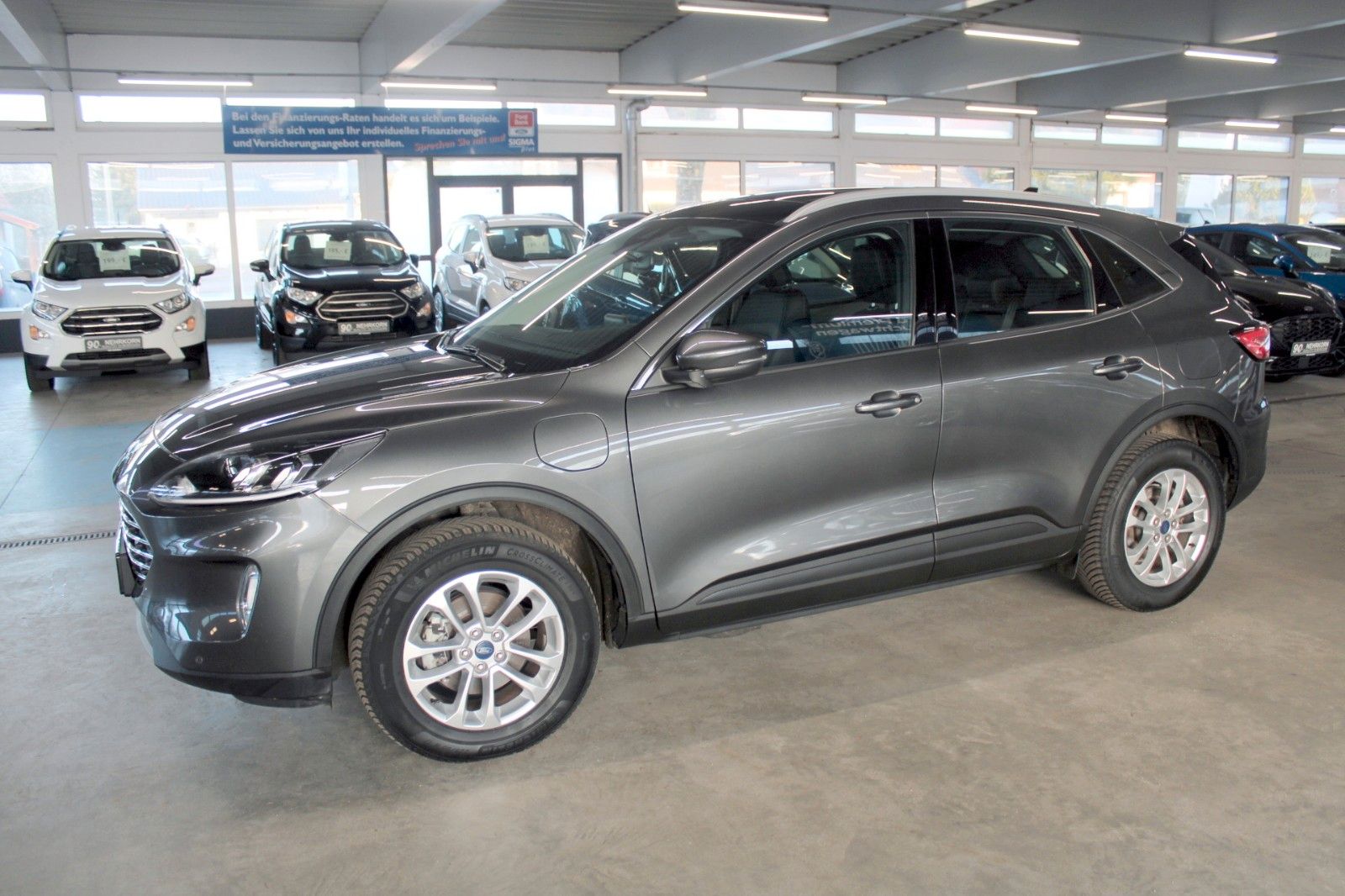 Fahrzeugabbildung Ford Kuga 2.5 PHEV Titanium LED Panodach WinterPaket