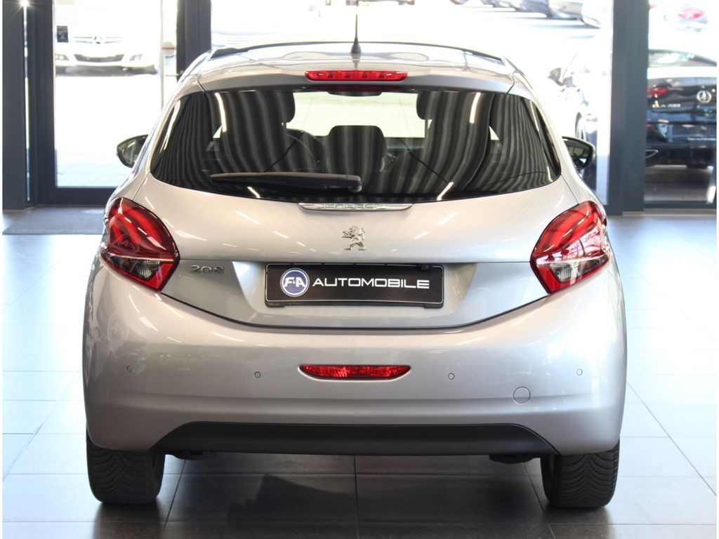 Fahrzeugabbildung Peugeot 208 Allure1.2 PureTech *Pano*Kamera*Keyless*Navi