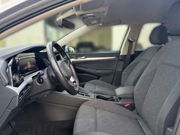 Volkswagen Golf - 8