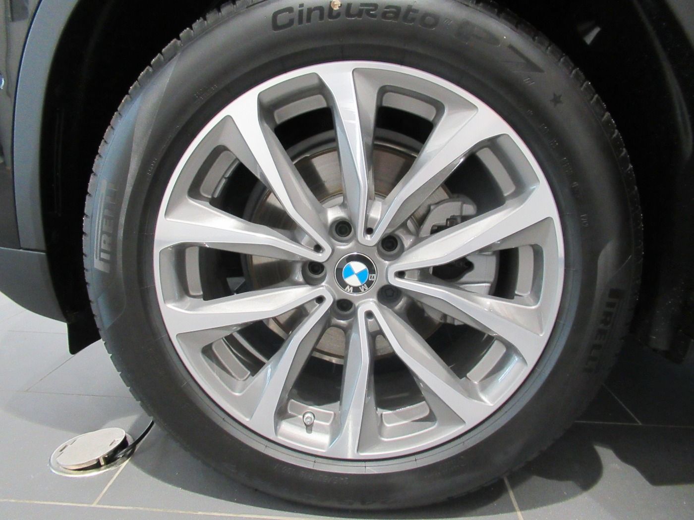 Fahrzeugabbildung BMW X3 xDrive20i 19''LM/AHK/RFK/DrivAssi/AdaptLED