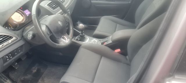 Renault Megane III Lim. 5-trg. Paris*Motor Probleme* Bild 5