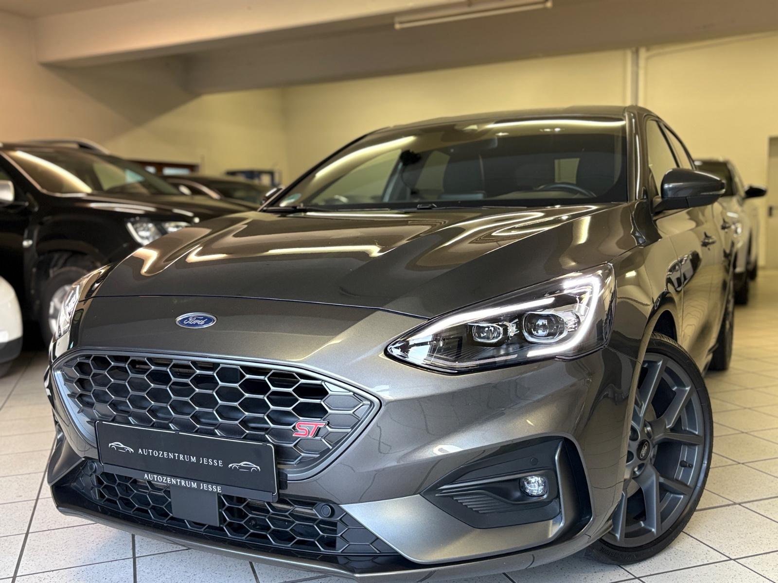 Ford Focus ST | 1.HAND | RECARO | 19z | KAMERA | NAVI