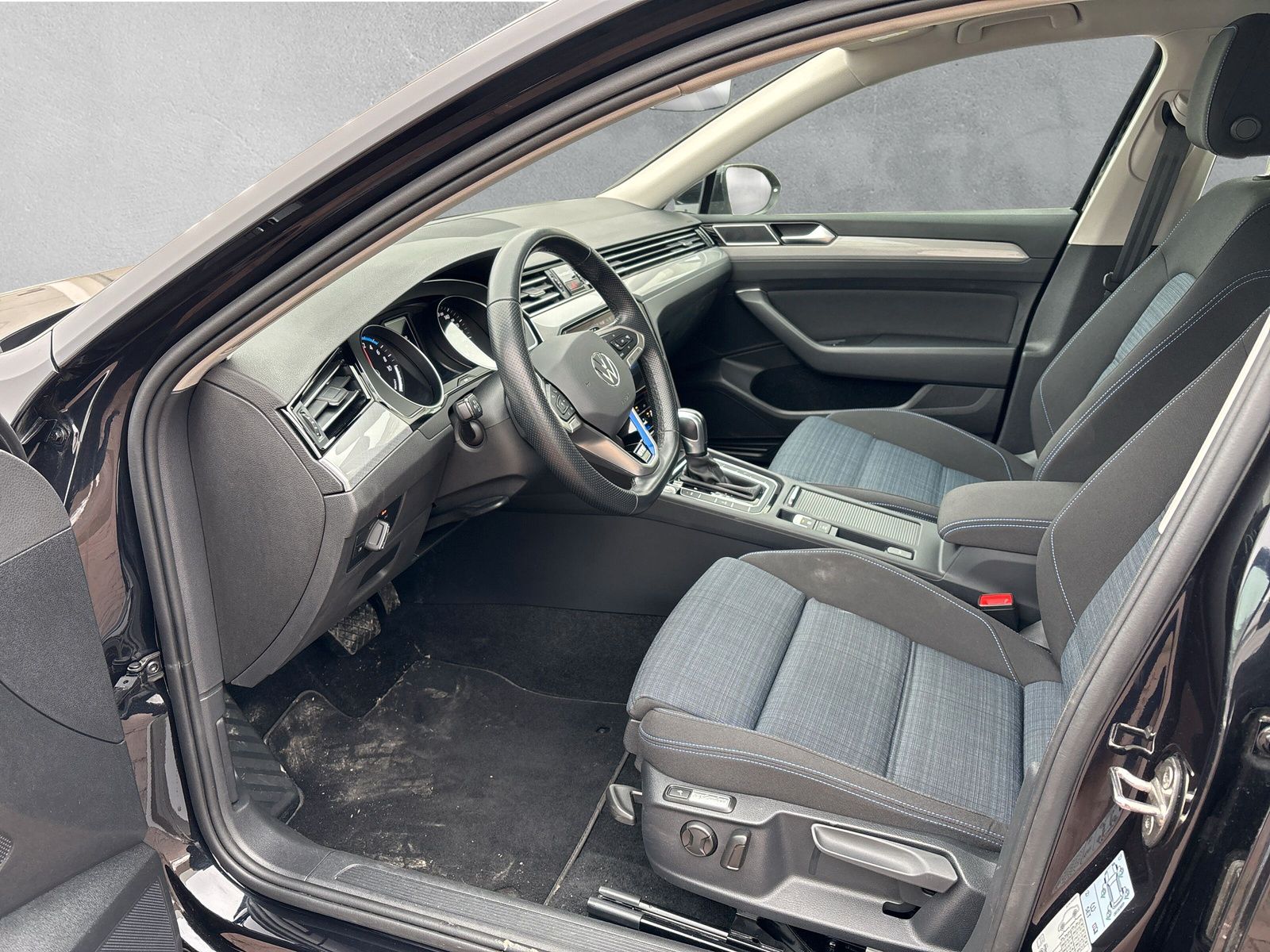 Fahrzeugabbildung Volkswagen Passat Variant GTE 1.4 TSI Kamera AppConnect SHZ