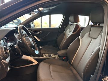 Audi Q2 30 TFSI sport *NAVI*TEMPOMAT*PDC*LED*SZHZ*