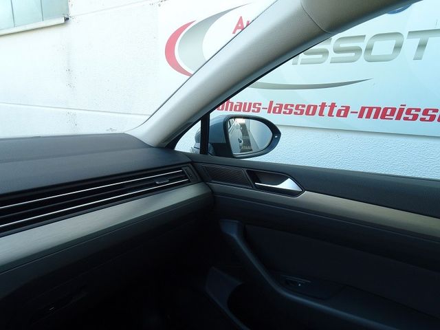 Passat Variant 2.0 TDI DSG - LED / Navi