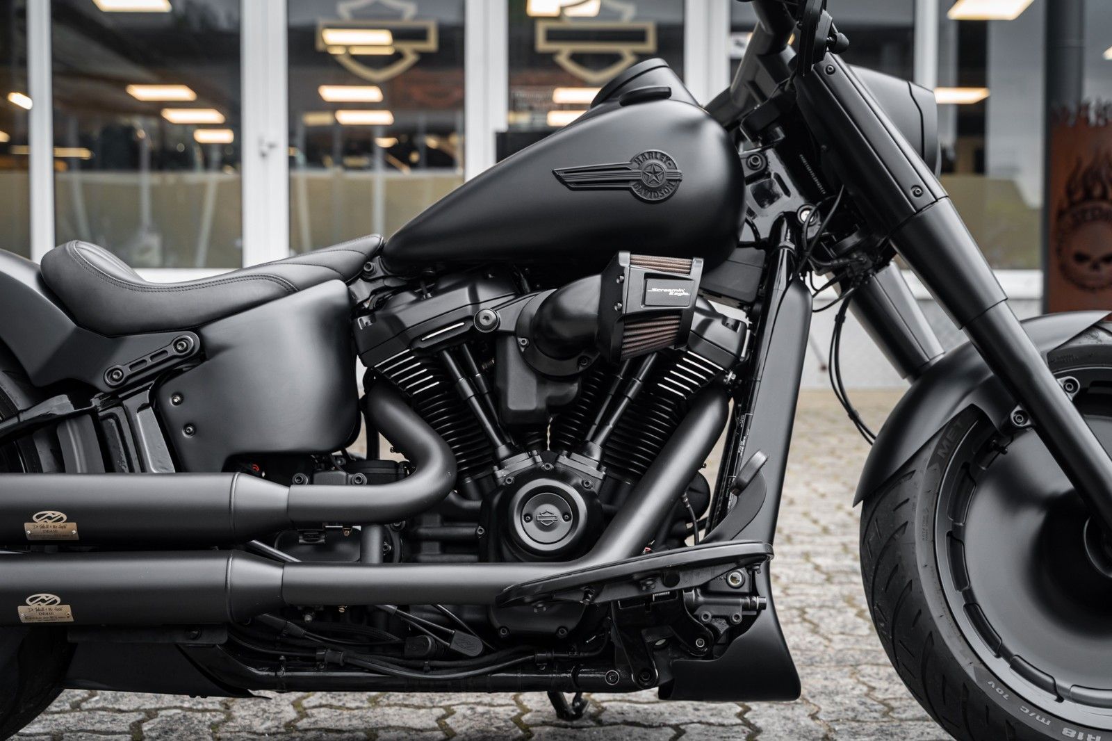 Fahrzeugabbildung Harley-Davidson FLFBS Fat Boy 128cui - Custom 1of1 "Black Titan"