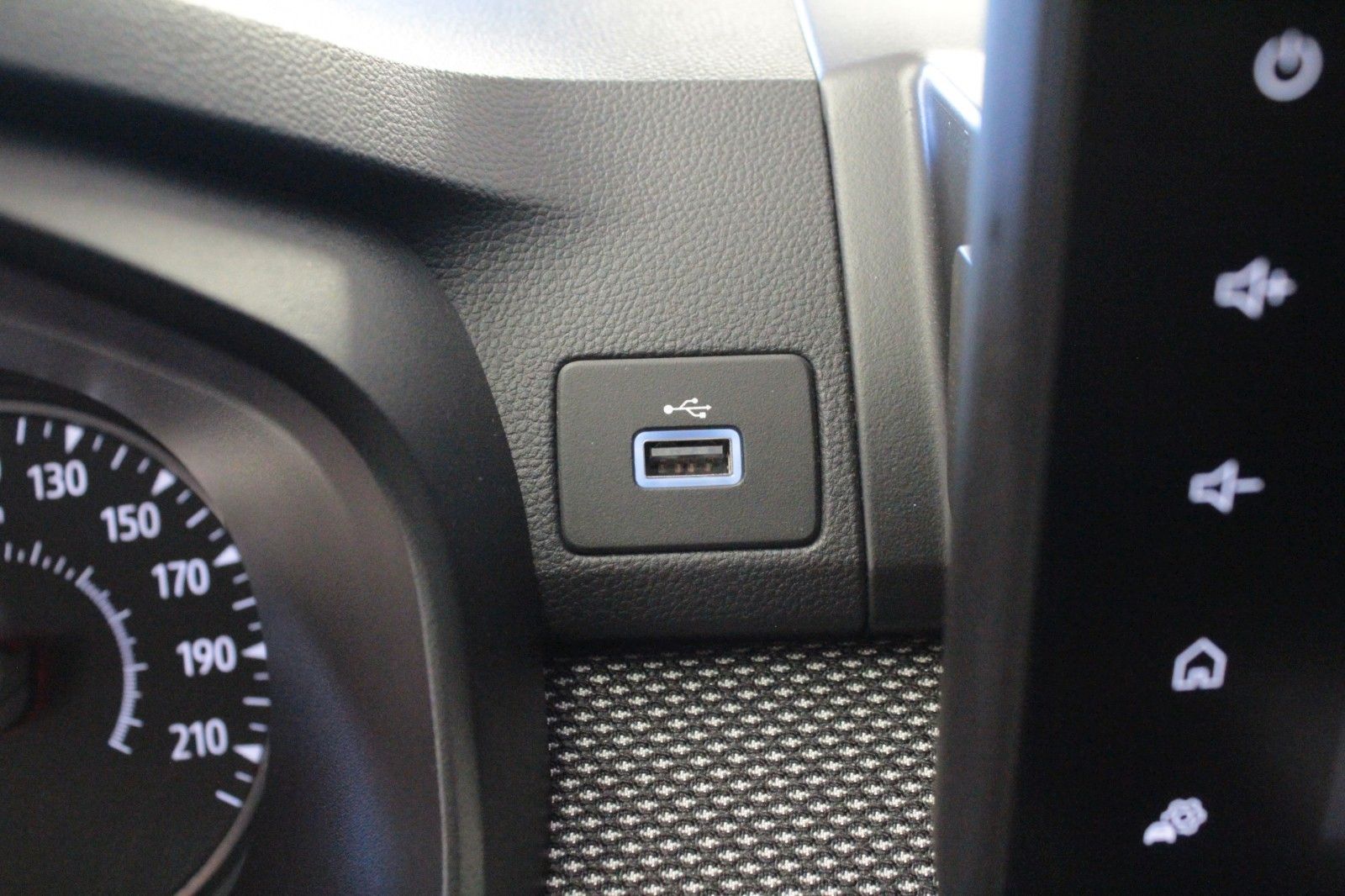 Fahrzeugabbildung Dacia Sandero TCe 100  Eco G   Benzin  + LPG