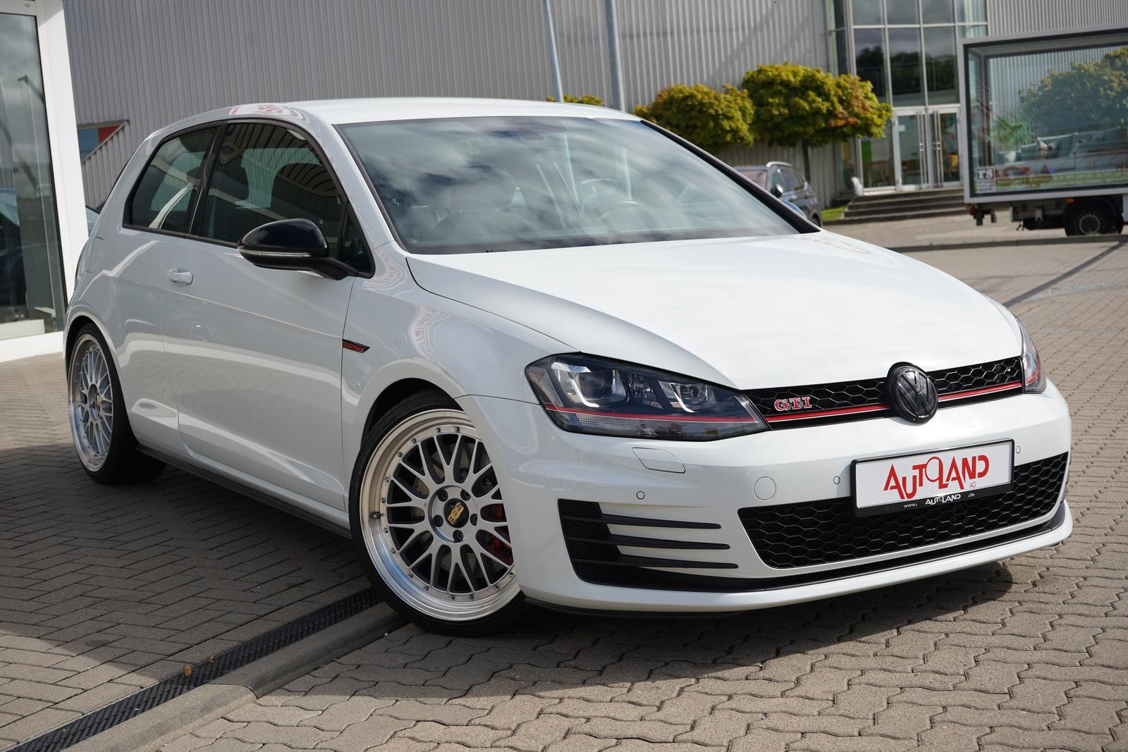 Volkswagen Golf VII 2.0 GTI Sitzheizung Klimaaut. PDC AHK