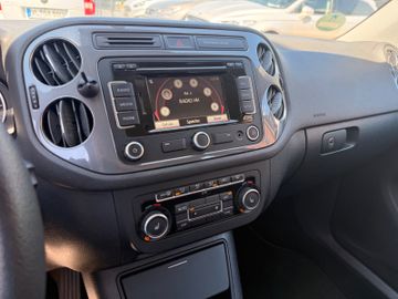 Volkswagen Tiguan - 12