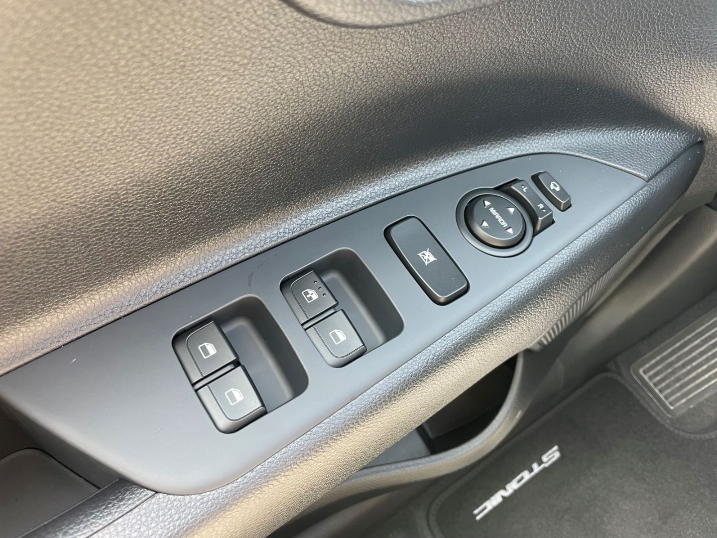 Fahrzeugabbildung Kia Stonic Vision Navi KlimaDAB SHZ LenkradHZG