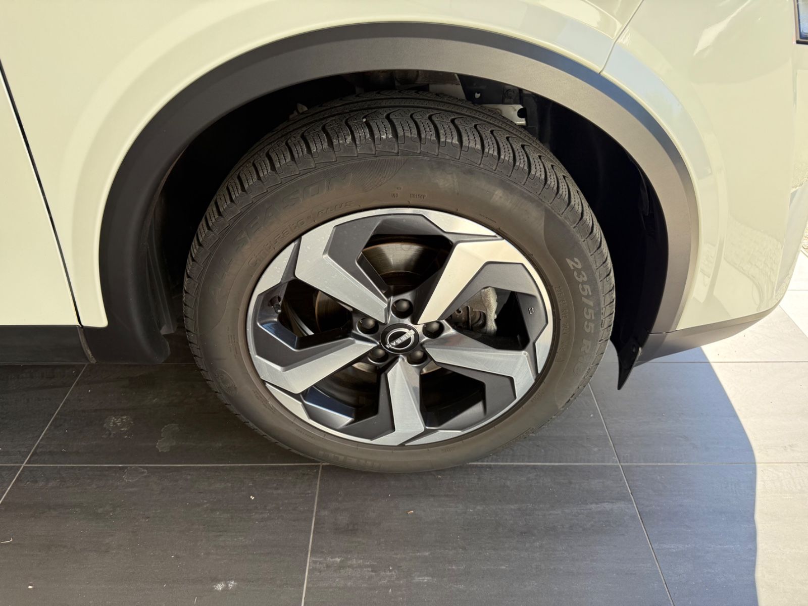 Fahrzeugabbildung Nissan Qashqai N-Connecta 1.3DIG-T Business Technologie
