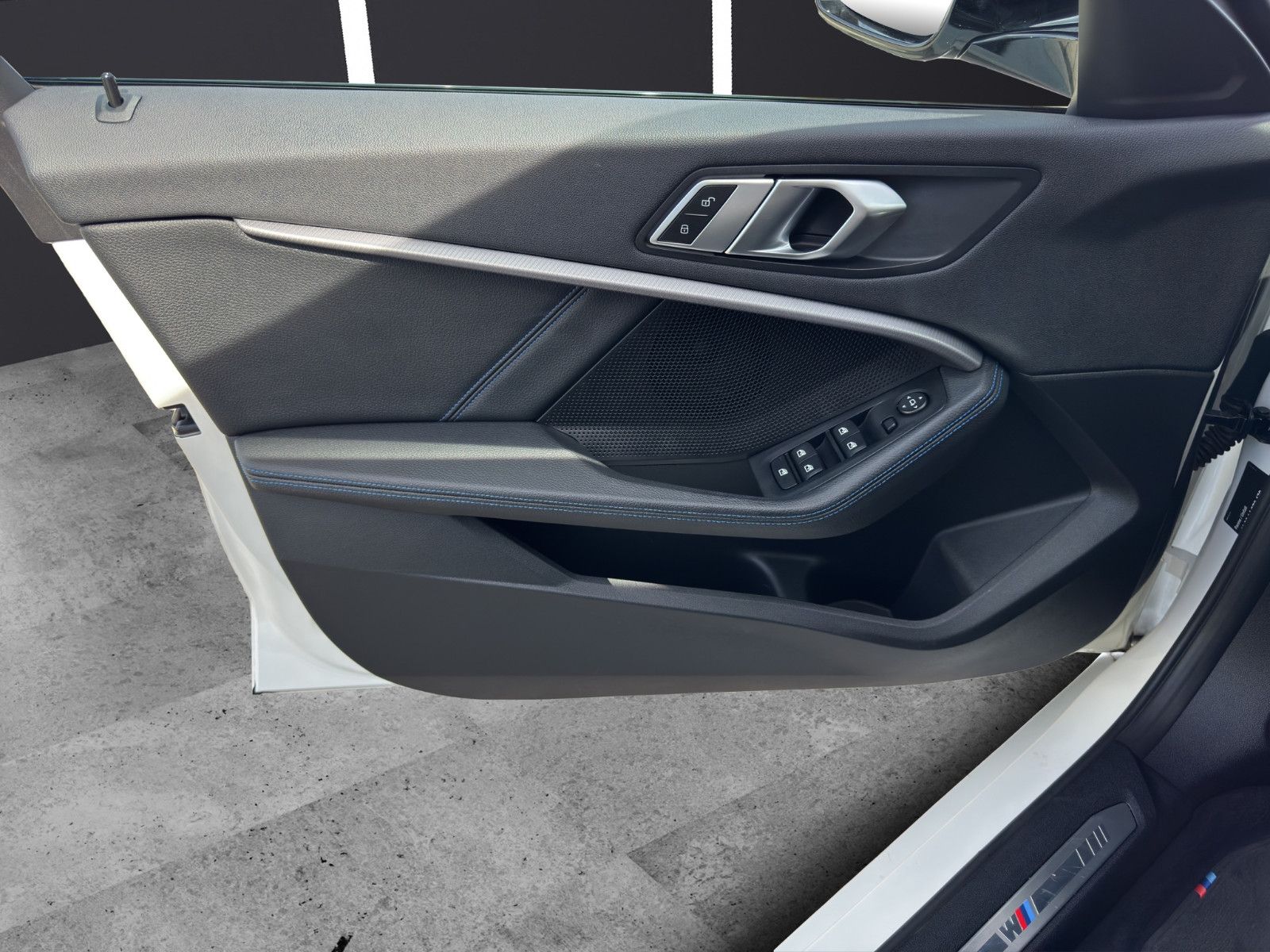 Fahrzeugabbildung BMW 118 i M Sport/Tempo/Navi/Ambiente/Apple CarPlay