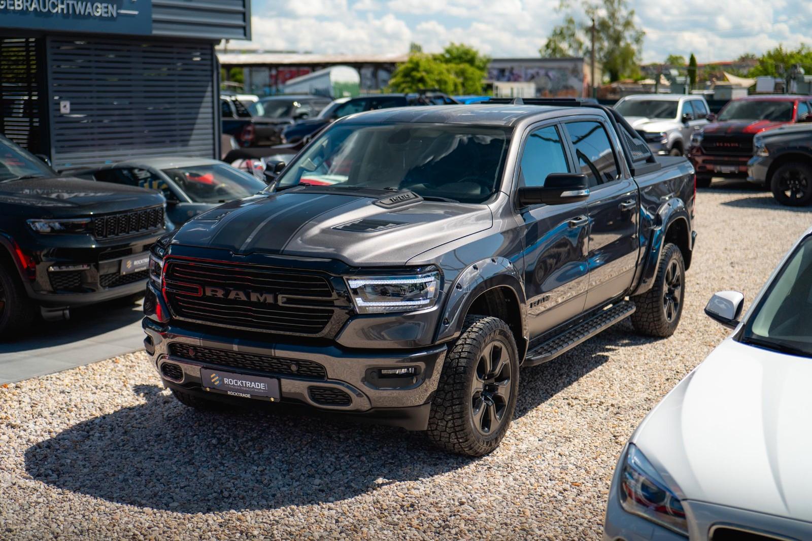 Dodge RAM 5.7 V8 HEMI 4x4 OFFROAD Night-Paket *LED*