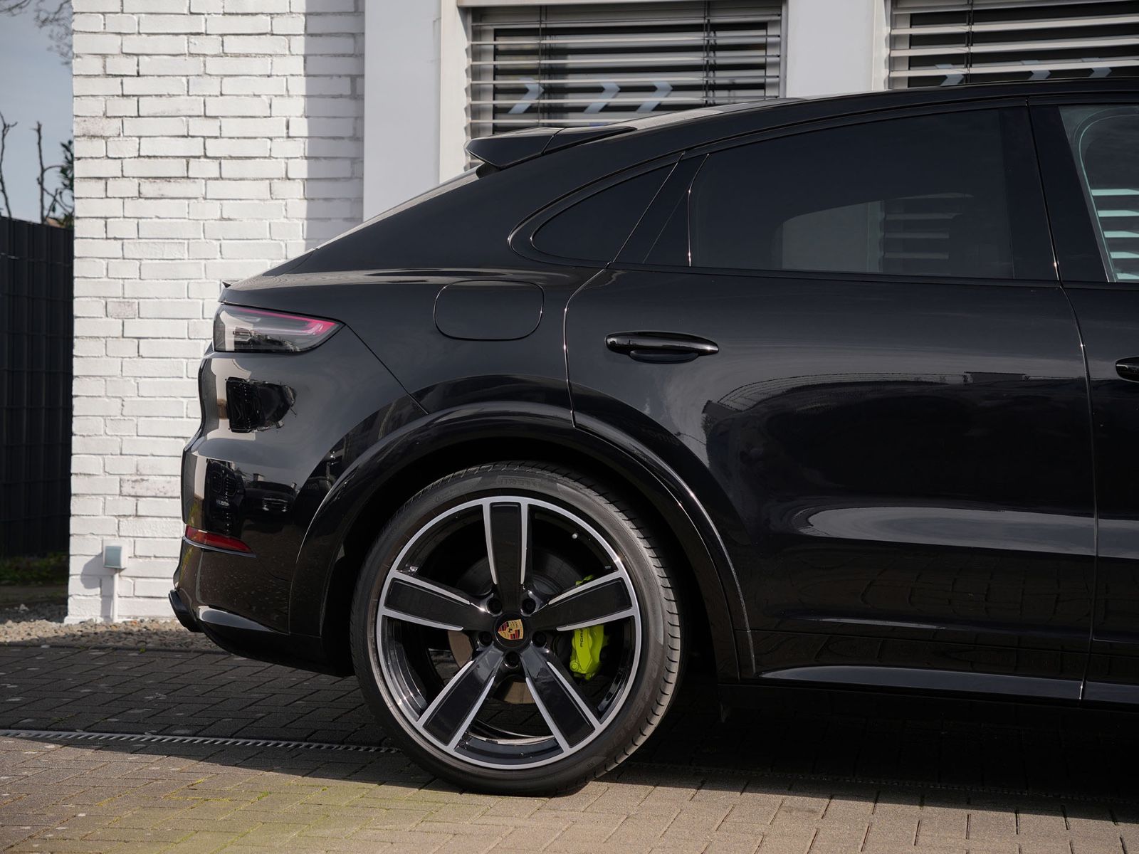Porsche E-Hybrid Coupé SPORTDESIGN-PAKET-SPORTABGAS.-22" foto 16
