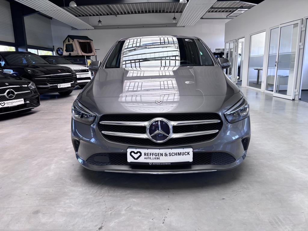 Mercedes-Benz B 220