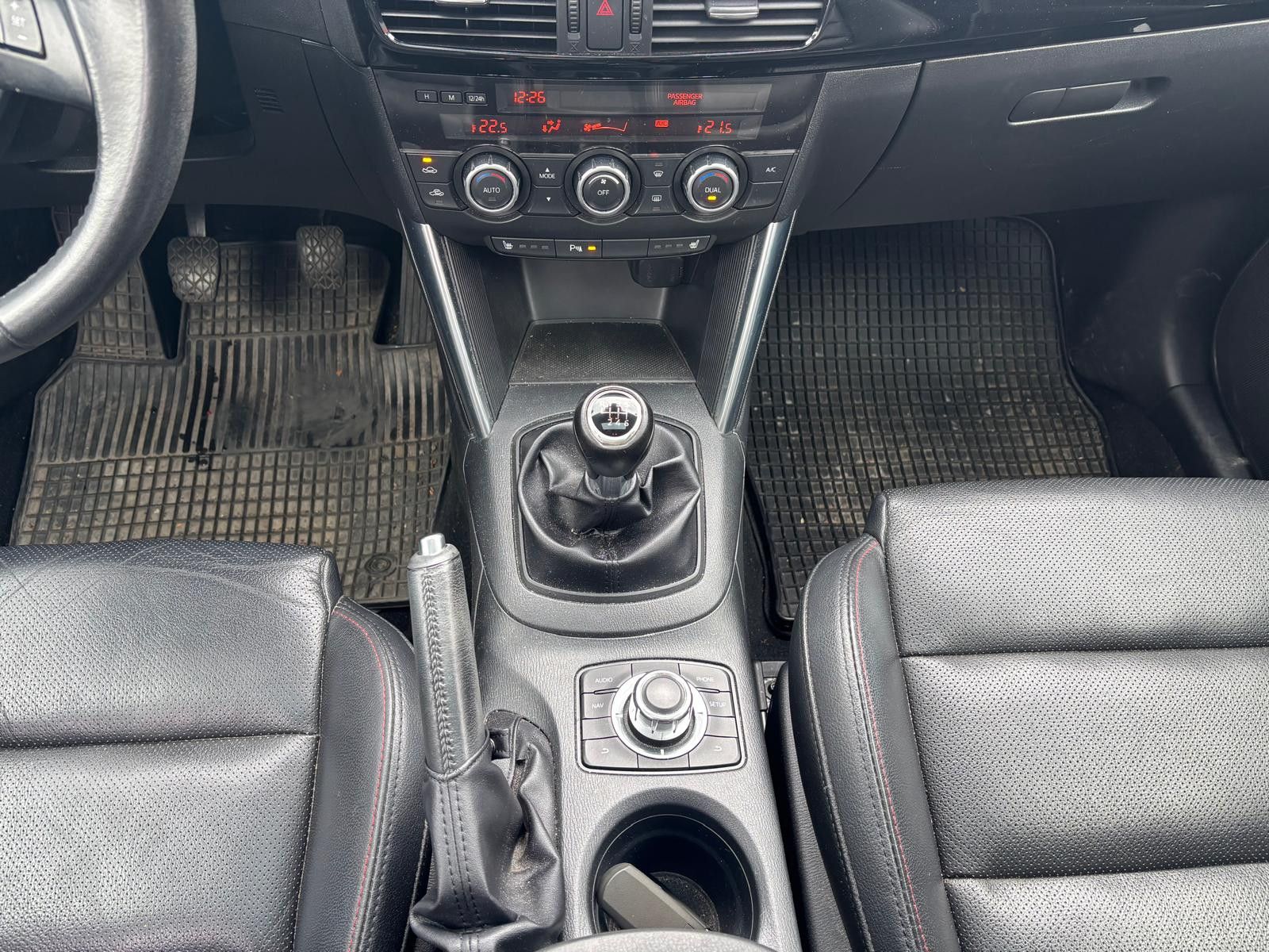 Fahrzeugabbildung Mazda CX-5 Sports-Line AWD-NAV-XEN-LEDER-AHK-GSD-BOSE-