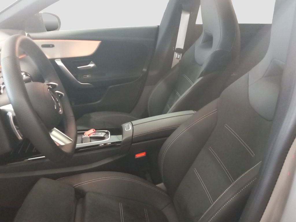 Fahrzeugabbildung Mercedes-Benz CLA 200 Shooting Brake AMG*Night*Navi*Pano*360°
