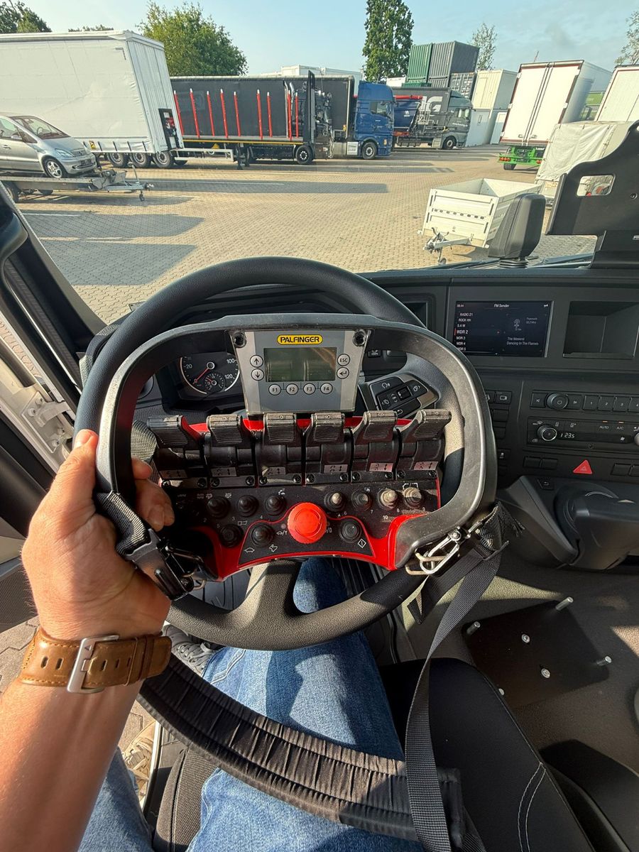 Fahrzeugabbildung MAN TGS 26.430 6x2 Palfinger PK 35.502  !!5600 km!!!