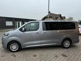 Toyota Proace (Verso)  106kW L2 Comfort 9-Sitzer - silberne Toyota Proace (Verso)