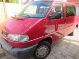 Volkswagen T4 Caravelle 2,5-l-Diesel TDI 75kW Standard - rote Volkswagen T4 Caravelle
